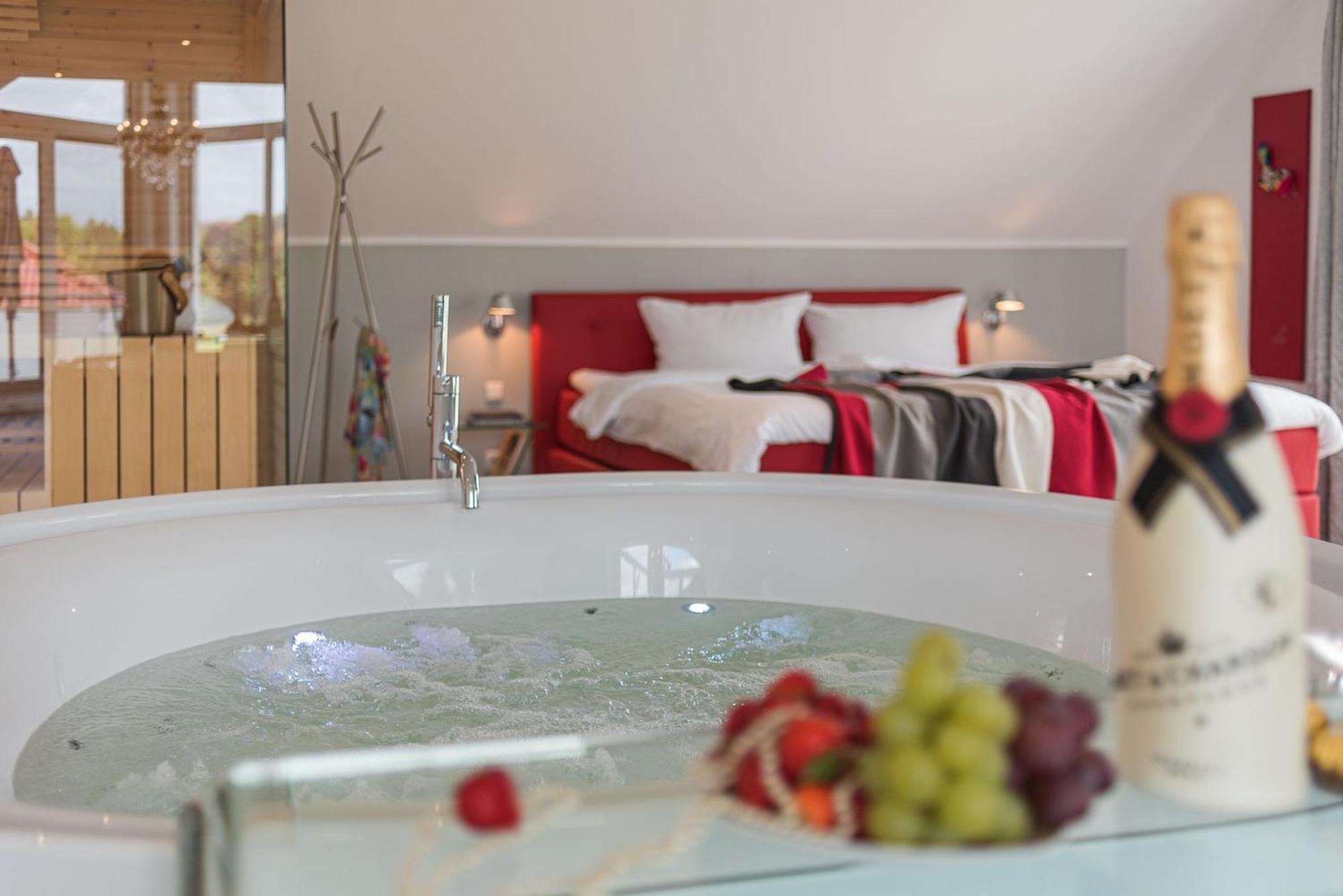 Villa Lifestyle _ Honeymoon_Suite Гёрен-Леббин Экстерьер фото